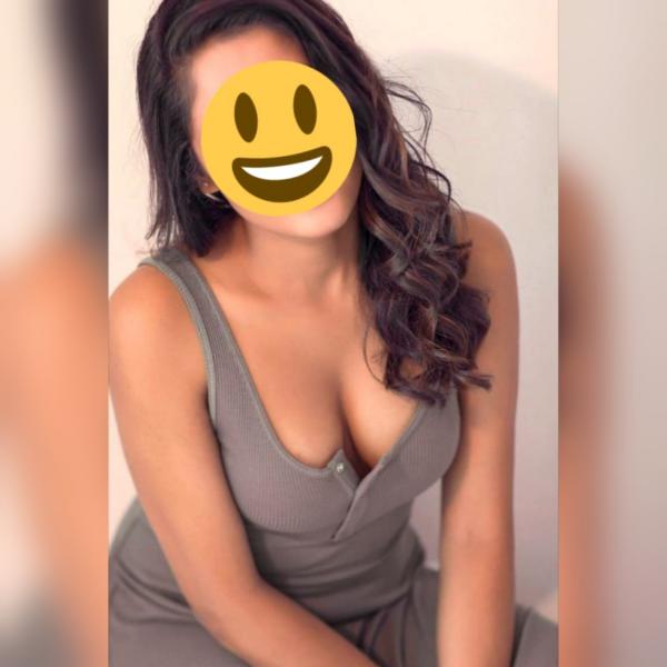Sexy Lady at Dehiwala galkissa mount Lavinia mount Laviniya