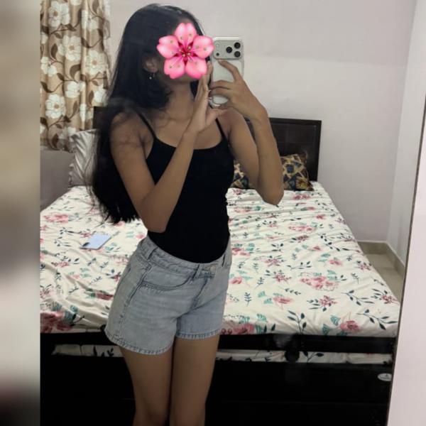 Sexy slim girl at Maharagama nawinna