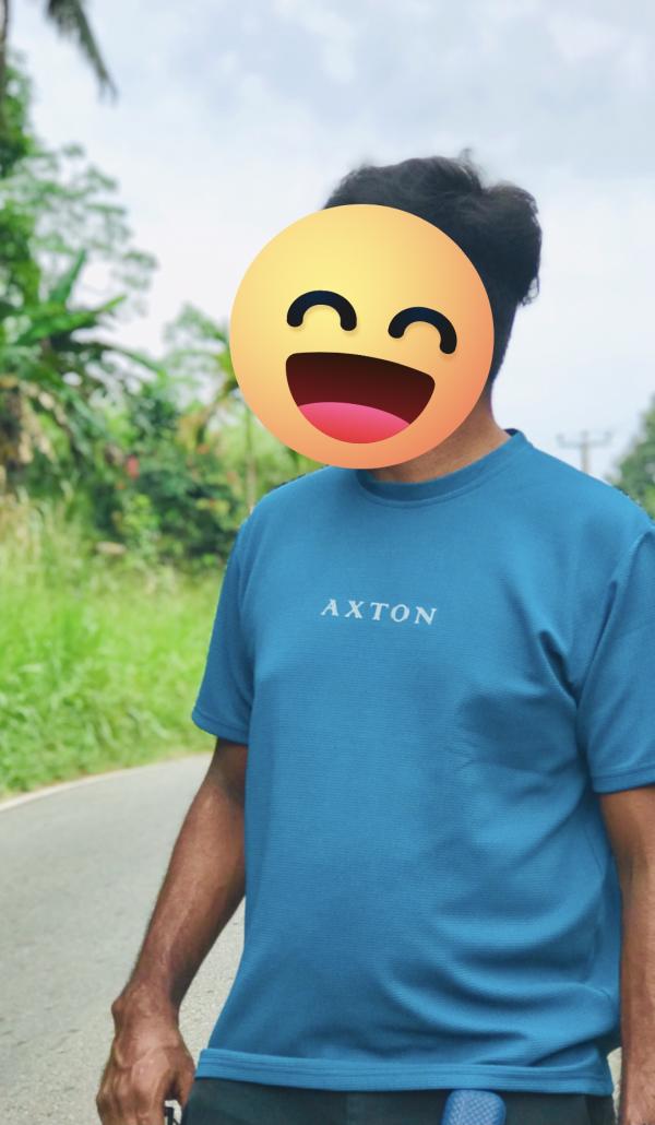 පොඩි කොල්ලෙකට අස අයට