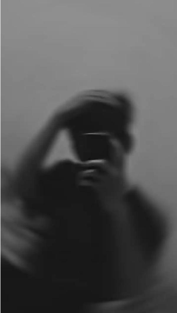 LOOKING FOR FEMALE PARTNER