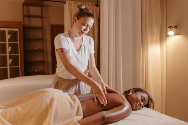 SPA කඩුගස්තෝට FULL BODY MASSAGE