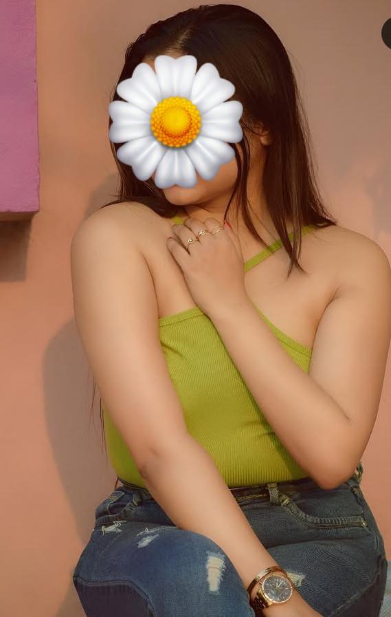 DINITHI👧 මහරගම 💁‍♀️7000/=