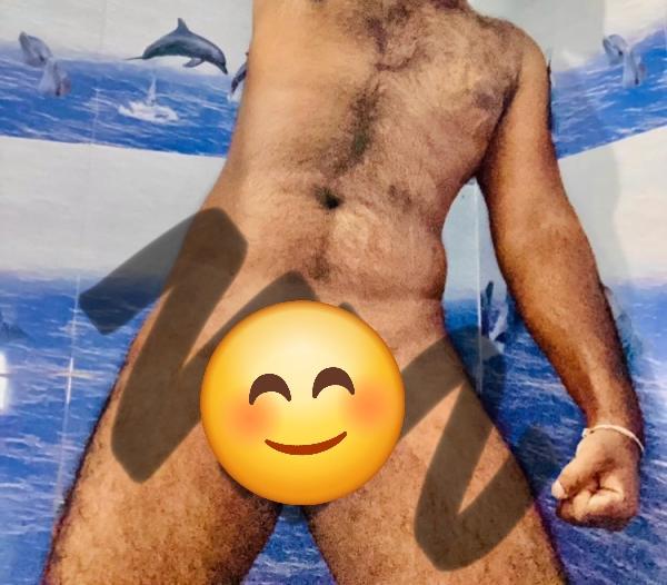 Only girls and ladies… කෙල්ලන් සහ කාන්තාවන් පමණි