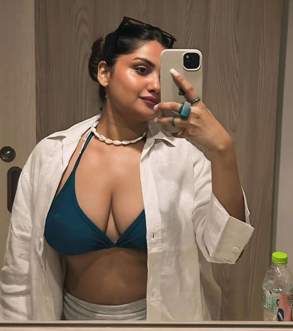 Hottest cam girl