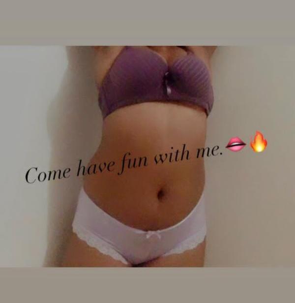 සුපිරි ඇඟක් තියන කෙල්ලෙක්ගෙන් උතුරන්න 💦සැපක් ගන්න ආස ද?