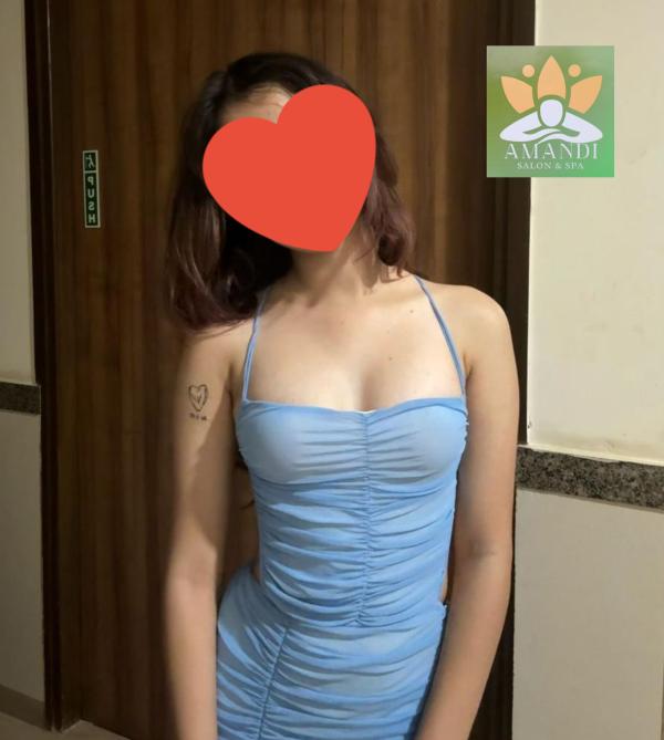 ලස්සන කෙල්ලෙක්ට කියල මසාජ් එකක් දාගන්න 😍