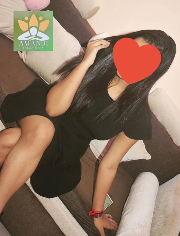 ලස්සන කෙල්ලෙක්ට කියල සුපිරි මසාජ් එකක් දාගන්න 😍