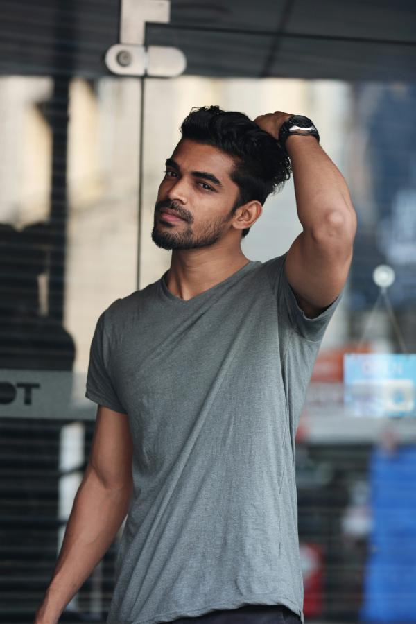 Full service for girls and Aunty( ගැහැනු අය පමනක් අමතන්න)