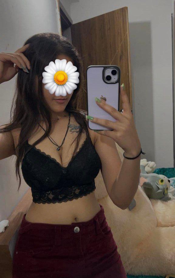 Lovely Private Campus Girl Full Services / Live Camshows With Face 📷