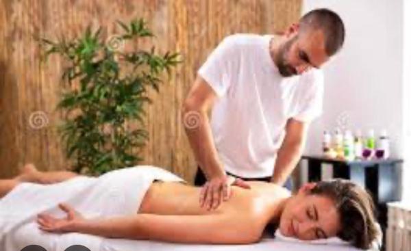 Ladies  💚 කාන්තාවන්💖 සහ කපල් 😍💋 LADIES & COUPLE Qualified Ayurvedic Massage Therapist💋😍