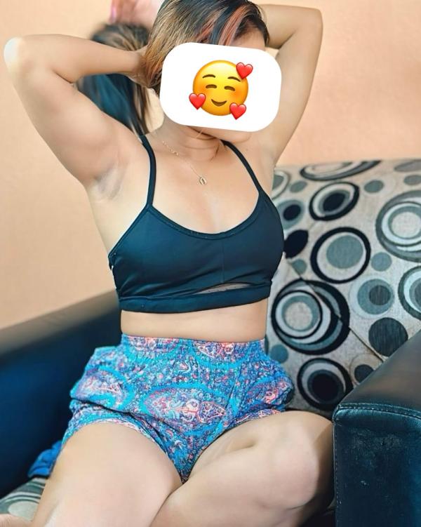 I am Kushi From Colombo Age 24 I'm a real escort who likes get paid for dates mostly. I like to exchange thoughts and spend some time with you not just for encounters.