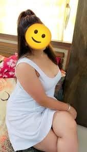 6000/= with room kandy full service