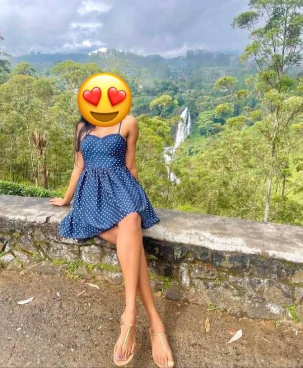 විහගි වයස 21 For Full Service in Privet Place In Kottawa.