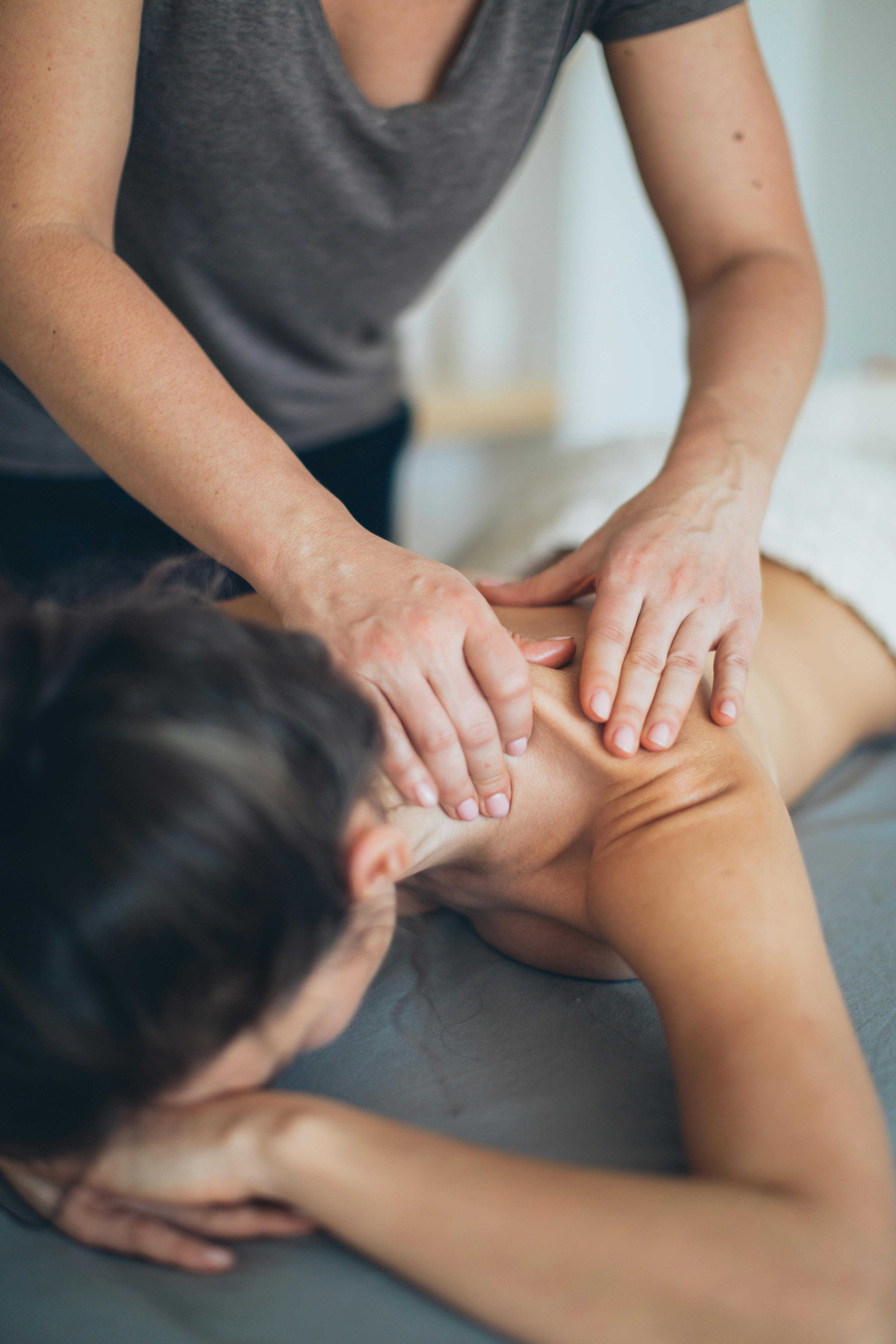 💆 Luxury Full Body & Foot Massage – Ladies Only 💆‍♀️