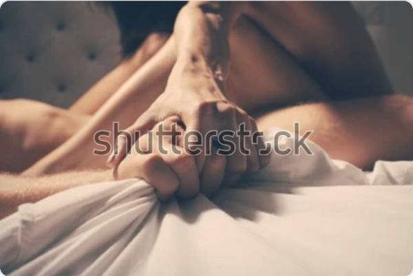 විශ්වාසවන්ත සමීප ඇසුරක් සදහා කාන්තාවක් සොයමි.