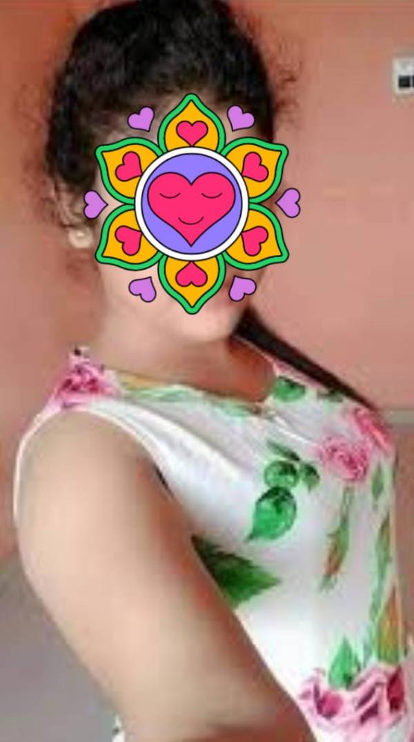 20 TO 25 YEAR'S OLD GIRL'S ONLY 25 girls available