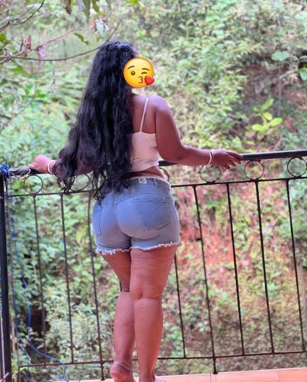Hot girl at Kandy Pilimathalawa Gampola නුවර පිළිමතලාව ගම්පොළ