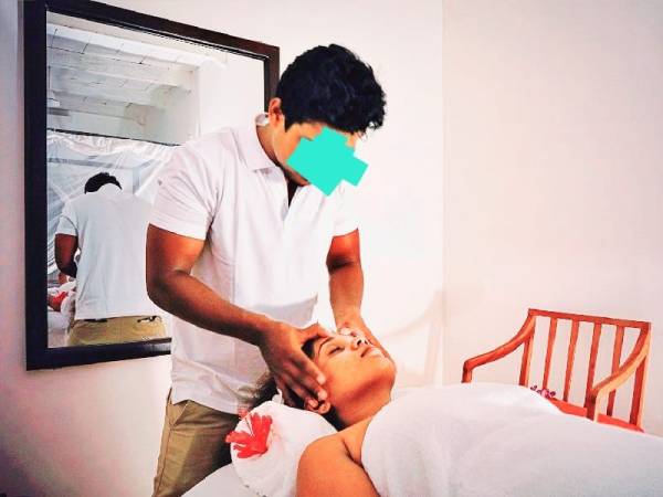 Hi ladys and couple