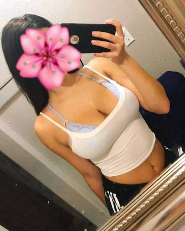 මුණත් එක්ක Cute ලස්සන Hot And Sexy කෙල්ලෙක්ගෙන් සුපිරි Live Cam Fun එකක් ගන්න එන්න 💦🥵❤️