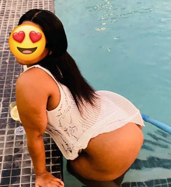 Am Fiona, 23 from South Africa . Am a beautiful girl with big sexy boobs and booty,  dont use handjob when am here to