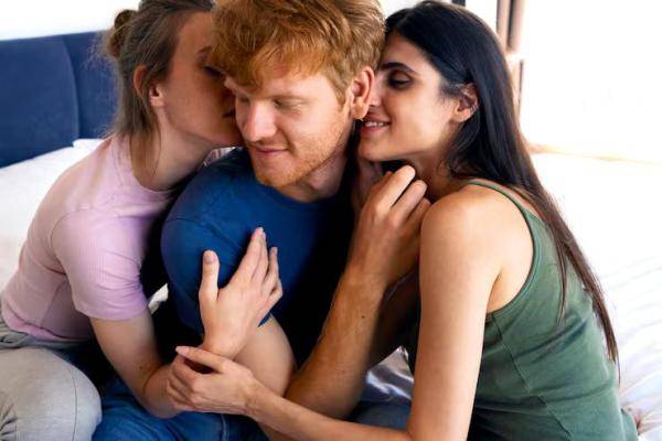 We are couple Private Pleasure –looking for  Girl or couples 🔥