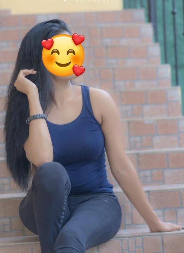 Hot slim girl at moratuwa. visit ok✅️