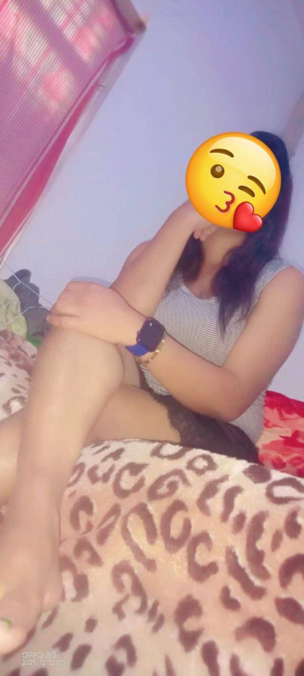 DECENT AND HOT GIRL AT Warakapola, pasyala, alawwa වරකාපොල, පස්යාල, අලව්ව