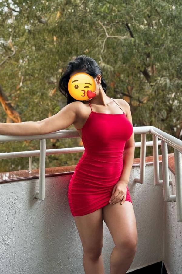 sexy tamil girl at Kollupitiya කොල්ලුපිටිය. ✅️அழகான தமிழ் பெண்✅️
