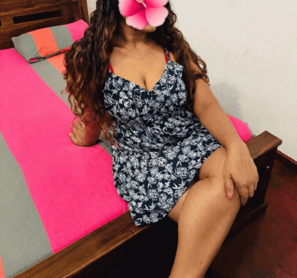 Vip Threesome service  at Bambalapitiya, wallawaththa, Kollupitiya, Wellawatte