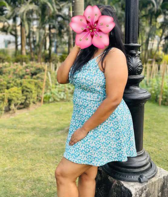 Hot girl at Kollupitiya