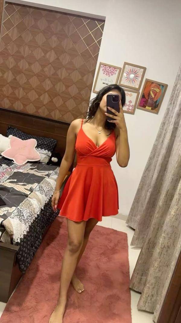 Hot slim girl at Nugegoda kalubovila  නුගේගොඩ, කළුබෝවිල
