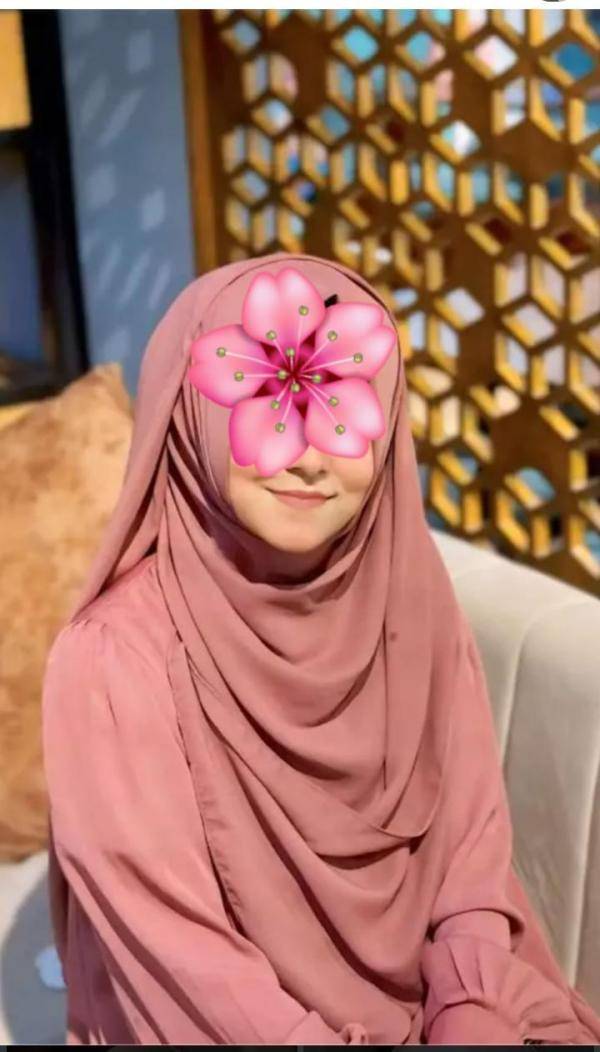 SEXY PROFESSIONAL MUSLIM CAM GIRL✅️