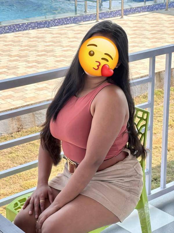 Hot girl at Kegalle, karadupona කෑගල්ල කරුදුපොන