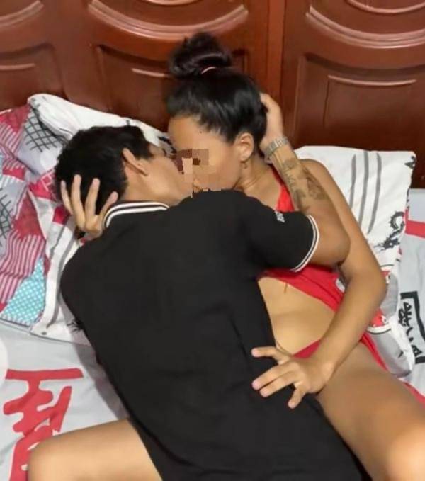 කාන්තාවන් සඳහාමයඉ. පොඩි කොල්ලෙක්ගෙන් සුපිරි සැපක්.