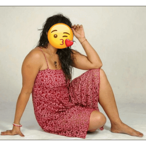 HOT  GIRL AT bambalapitiya බම්බලපිටිය