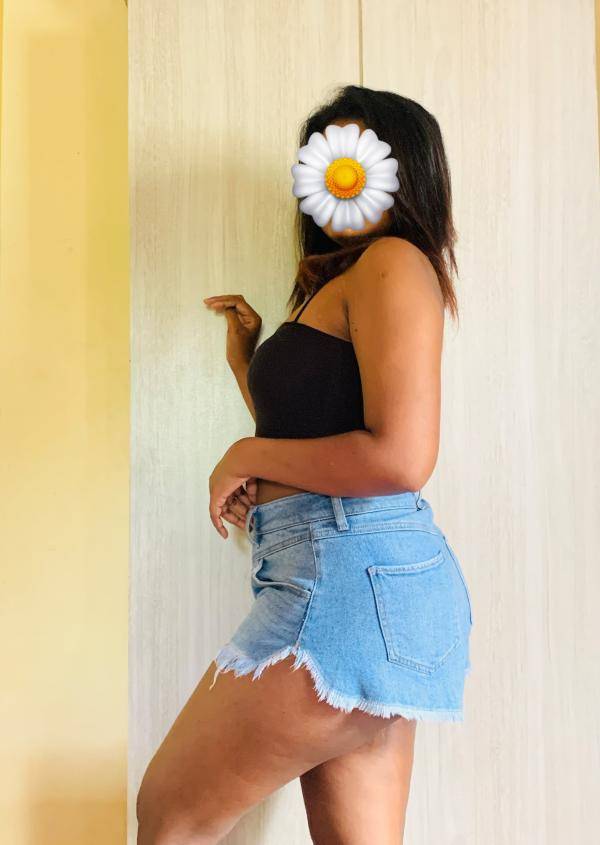 බොරැ පොටෝ දාලා නැති , ඇඩ්වාන්ස් ගන්නැති ගාල්ලේ එකම ඇඩ්එක 🤍 Full Service Mashiiii 👀❤️ ( 💯 Real Photo Attached )